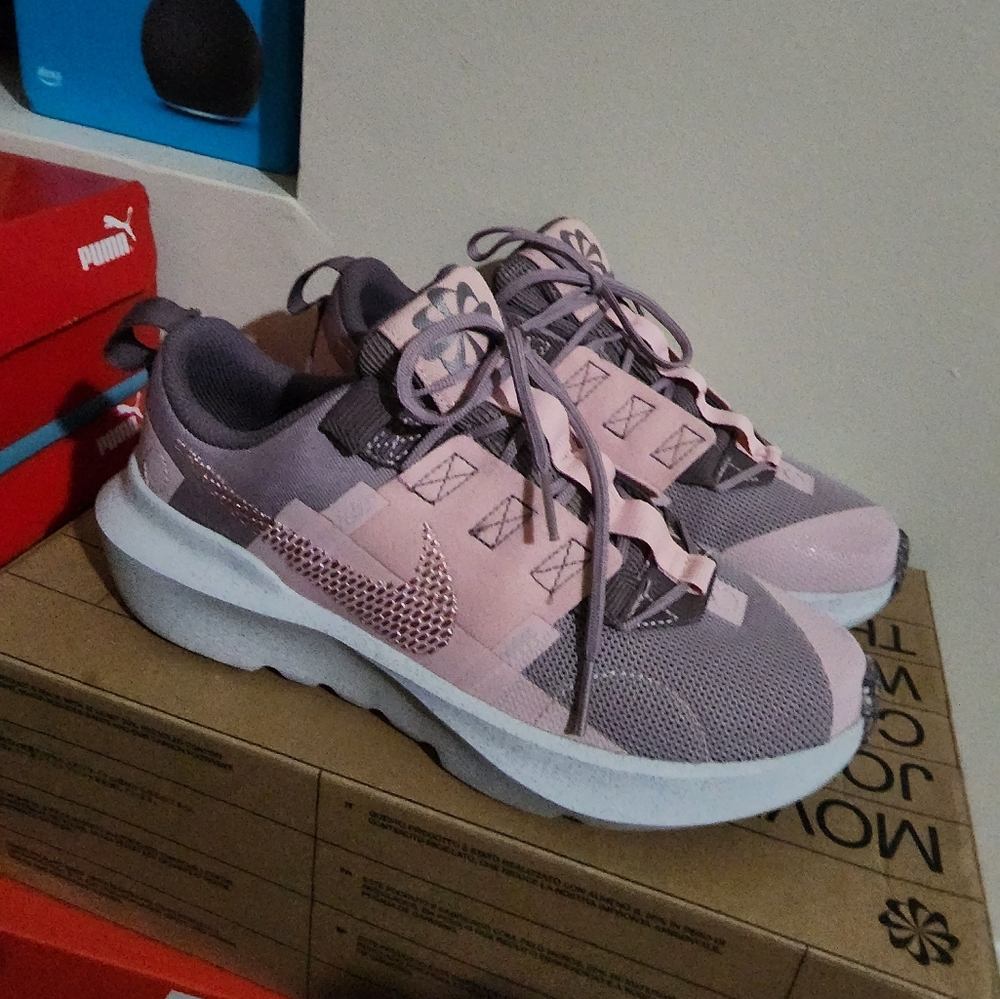 Nike gym shoes